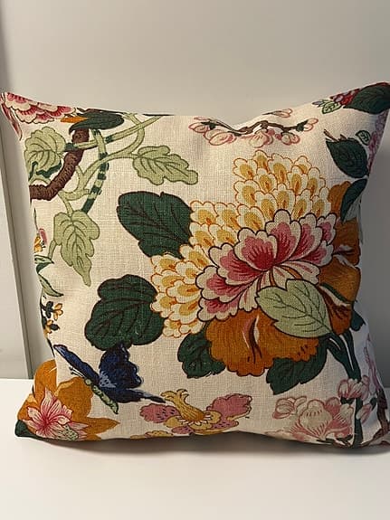 2st Kuddfodral/ Tyg Från Svenskt Tenn/GP & JBaker/ Magnolia