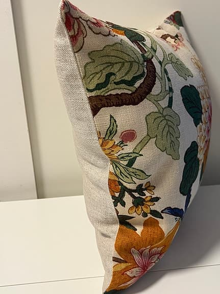 2st Kuddfodral/ Tyg Från Svenskt Tenn/GP & JBaker/ Magnolia