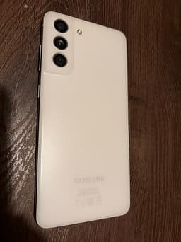 Samsung Galaxy S21 fe med 128 GB lagring