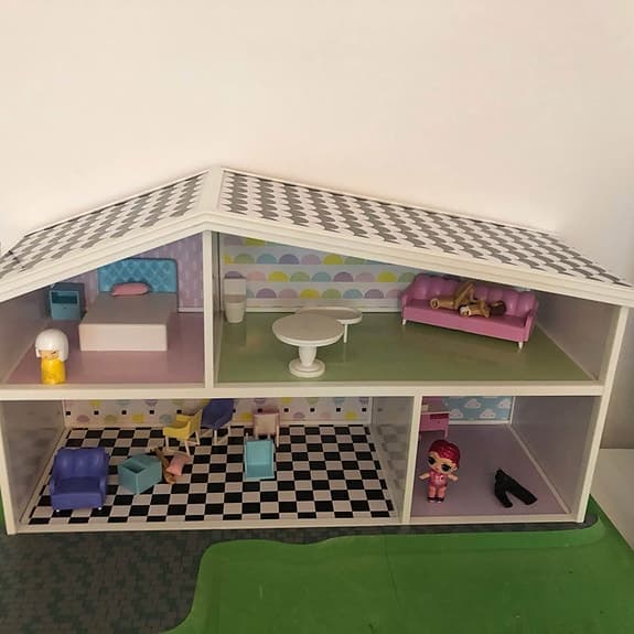 Lundby dockskåp med möbler