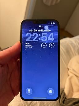 iPhone 13 Midnight – mycket fint skick – MagSafe case ingår