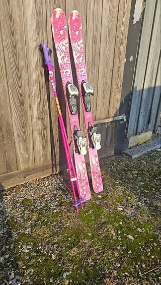 K2 Luv Bug skidor 124 cm rosa med stavar
