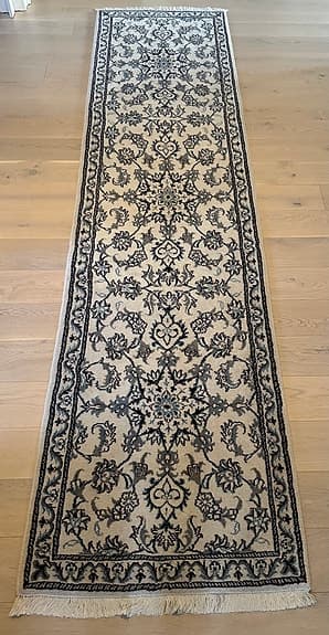 Handknuten matta gångmatta mönstrad beige svart