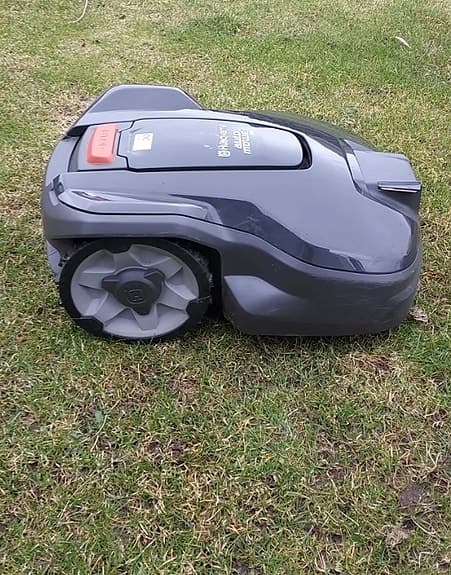 Husqvarna Automower robotgräsklippare svart
