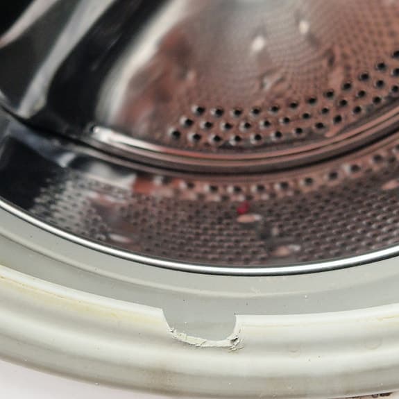 Hoover Tvättmaskin & Torktumlare 2-i-1 – Fungerar Bra, Lite Skada på Gummilisten