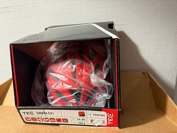TEC Umbra EV1 Cykelhjälm, Röd/Vit, Storlek S/M (54-58 cm)