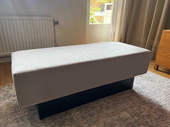 Sittbänk i sammet