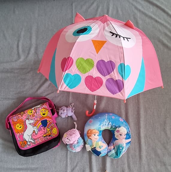Stort Resepaket för Barn: Frost Nackkudde, 3D-paraply & Enhörningsväska