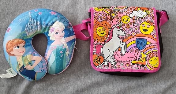 Stort Resepaket för Barn: Frost Nackkudde, 3D-paraply & Enhörningsväska