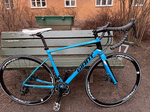 Säljes Snabb Giant Defy ALUXX i gott skick!