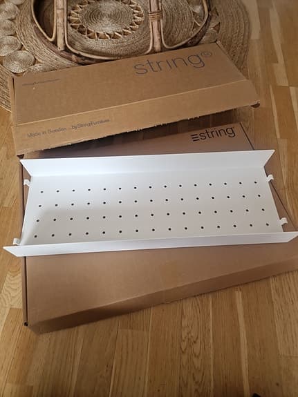 Ny String Hyllplan metall vitt Hög Kant