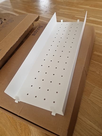 Ny String Hyllplan metall vitt Hög Kant