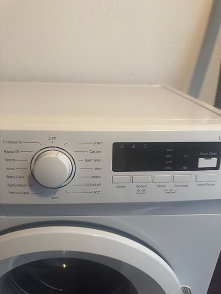 Logik frontmatad tvättmaskin vit