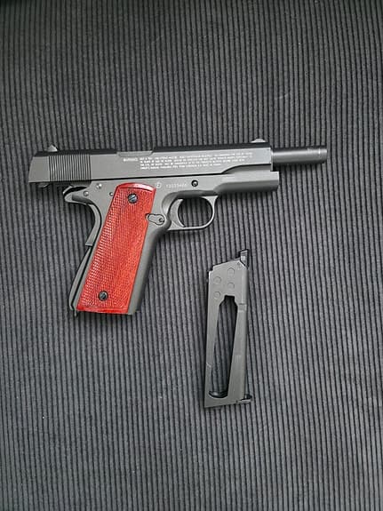 Colt 1911 blowback bb's c02