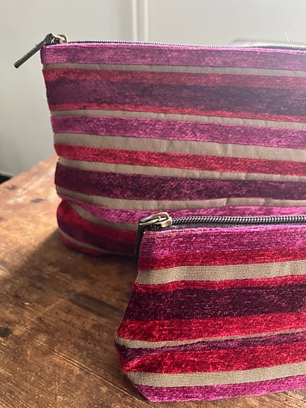 Ceannis necessärset randigt rödrosa tyg