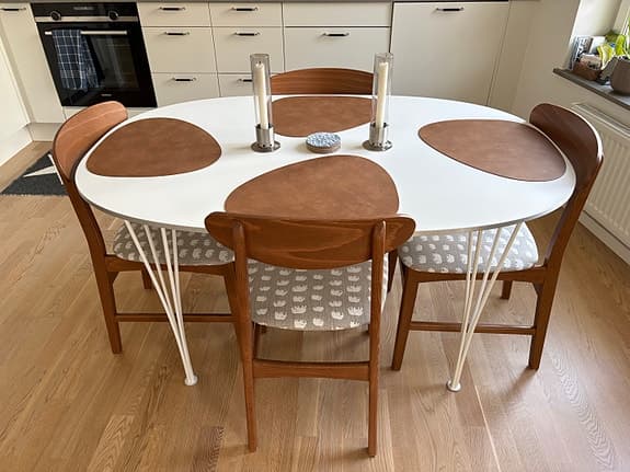 Fritz Hansen Superellipse matbord