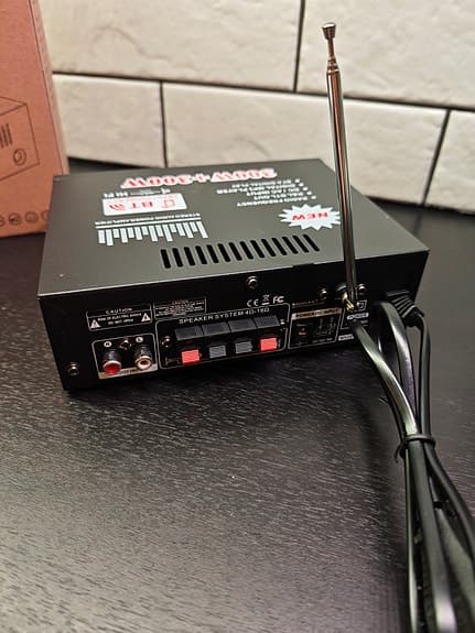 Förstärkare med BT, radio med mera