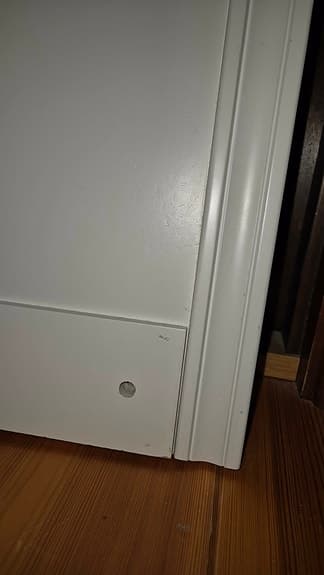 2 vitmålade sänggavlar till 90 säng