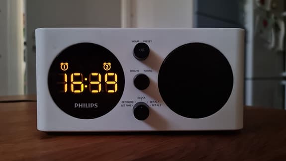 Philips AJ6000/12 Klockradio med FM-radio och USB-laddning