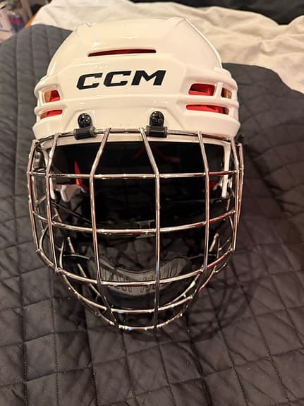 CCM ishockeyhjälm vit storlek S