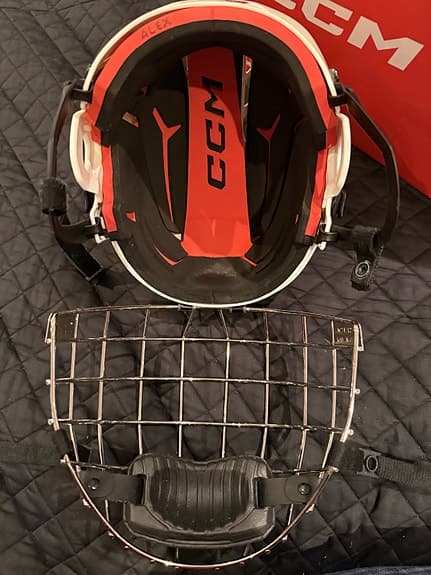 CCM ishockeyhjälm vit storlek S