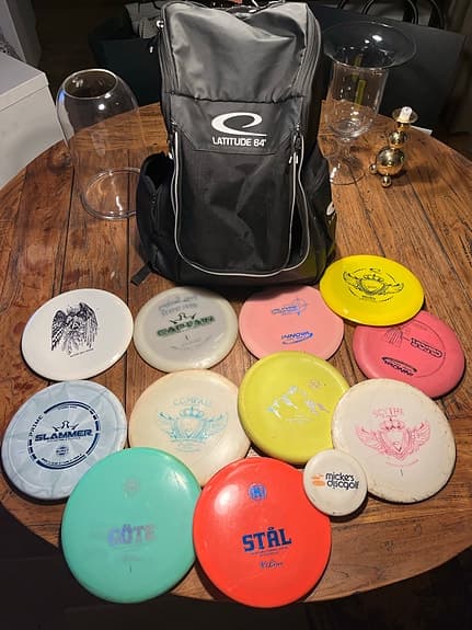 Latitude 64 discgolfväska med discar