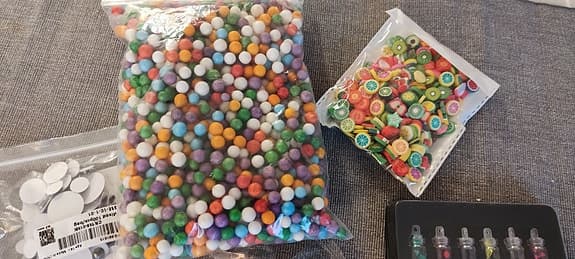 Stort pysselset – glitter, dekorationer, foam balls, pysselögon