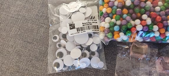 Stort pysselset – glitter, dekorationer, foam balls, pysselögon
