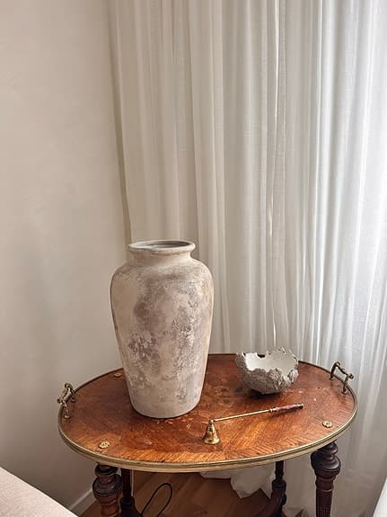 Big vase with hand painted motive