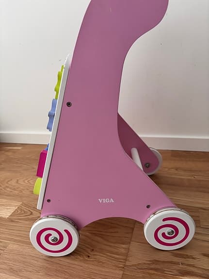 gåvagn trä leksak rosa