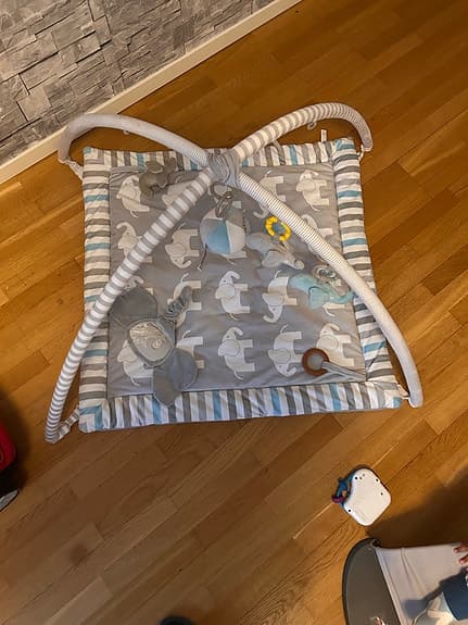 Fortnite babygym grå blå elefantmotiv