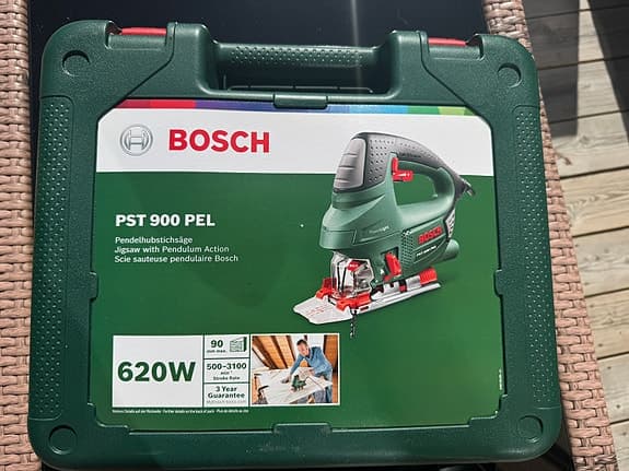 Bosch PST 900 PEL sticksåg + 10 sågblad – 620W