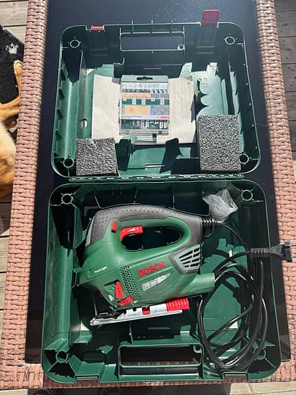 Bosch PST 900 PEL sticksåg + 10 sågblad – 620W