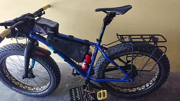 Specialized Adventure Fat Bike 4.9' tyres