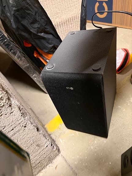 LG högtalarsystem med subwoofer svart