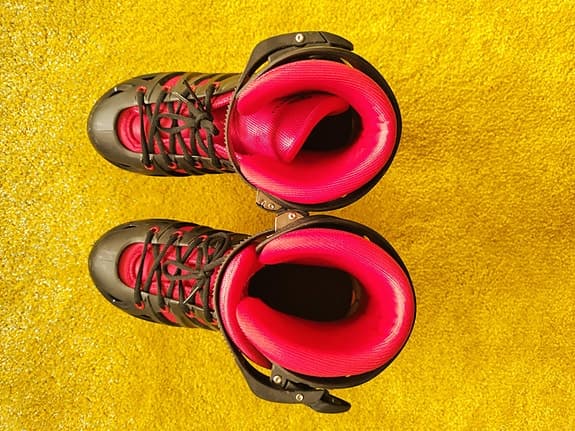 Firefly inlines, storlek 37-40, svart/röd.