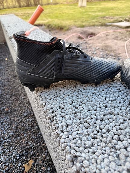 Fotbollsskor svart, adidas predator