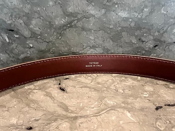 Toteme skärp i brun mocka