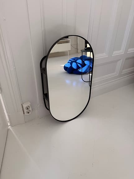 Ikea spegel med hylla svart metall