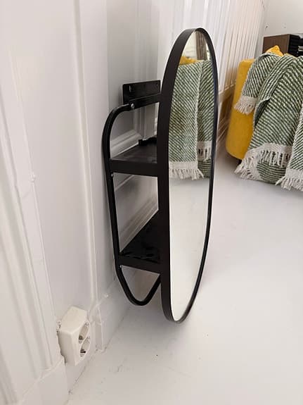 Ikea spegel med hylla svart metall