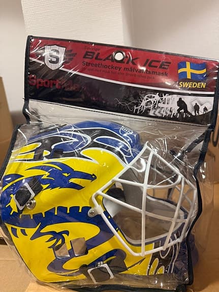SportMe Black Ice street hockey målvaktsmask blå gul