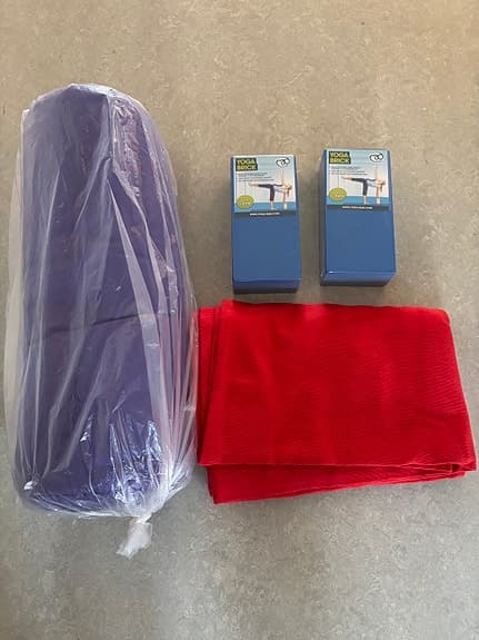 Yogabolster,  klossar och yoga filt