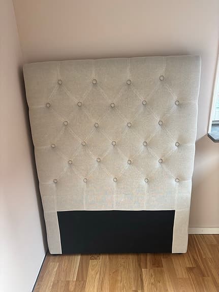 Jotex sänggavel beige textil