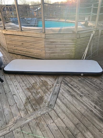 Gymnastik airtrack träningsmatta vit/svart