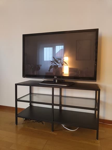 LG TV 42" + vitsjö tvbänk