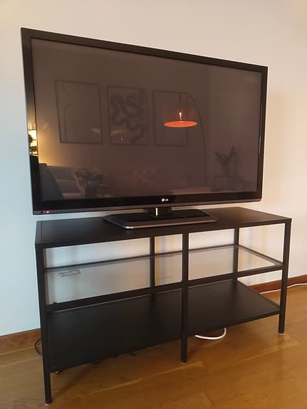 LG TV 42" + vitsjö tvbänk