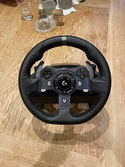 Logitech G920 racerratt med pedaler och växelspak