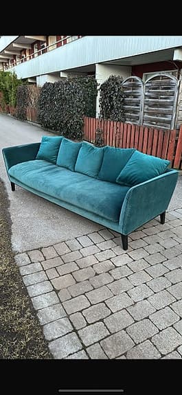 Mio soffa turkos sammet