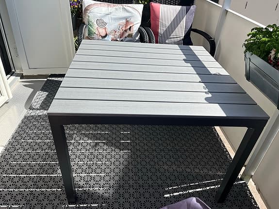 Trädgårdsbord från Mio 99x90x64