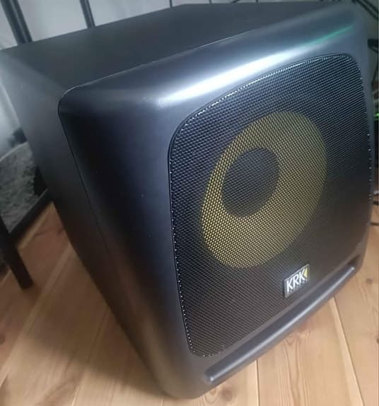 KRK Rokit 7 G4 monitorer, S10v2 sub, Yamaha 06 mixer consol. Millenium stativ.